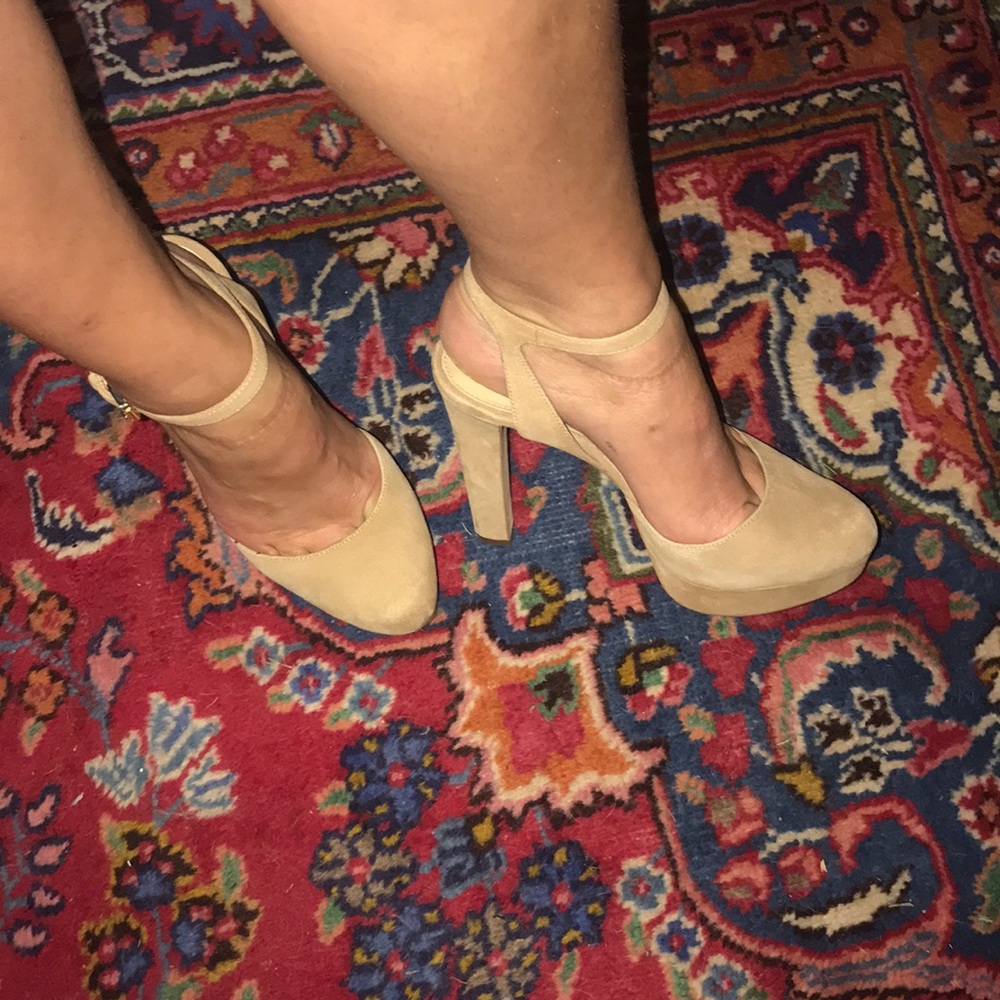 Michael Kors Tan Suede Heels!